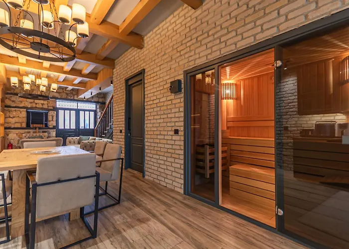 Hadrian S Gate Old Town فيلة