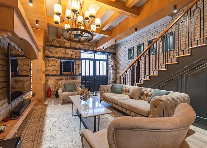 Hadrian S Gate Old Town أنطاليا