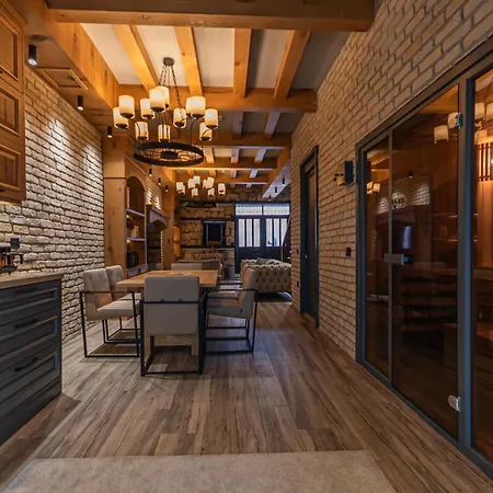 Hadrian S Gate Old Town *