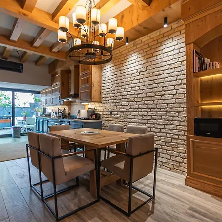 Hadrian S Gate Old Town